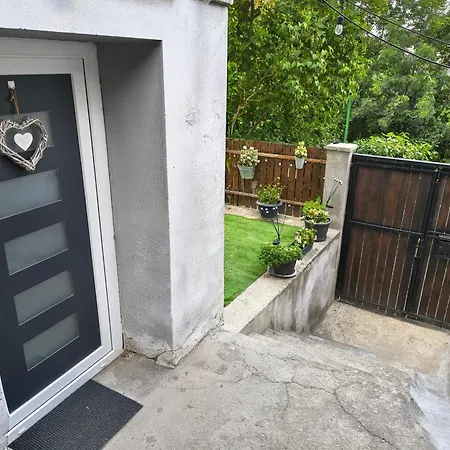 Apartment Pif Livada Postei *